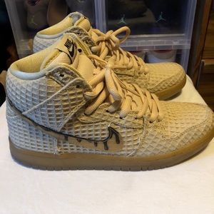 NIKE SB DUNK HIGH ( WAFFLE)